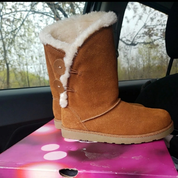 NWT Brown Suede Womens Boots - Picture 3 of 8